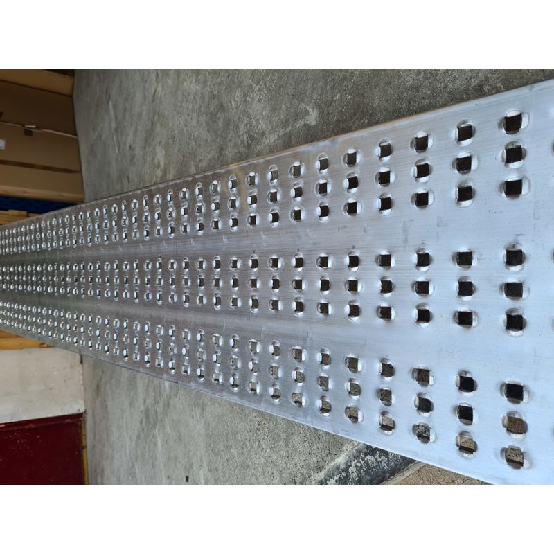 Aluminium Verladeschienen: Länge 2,5 Meter, Breite 21,5cm, Nutzlast 475kg pro Satz