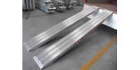 Aluminium oprijplaten: Lengte 1,5 meter, breedte 39cm en laadvermogen 21500kg/set