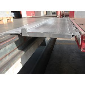 Aluminium overbruggingsplaat: lengte 94 centimeter laadvermogen 3950kg (verzwaarde ophanging)