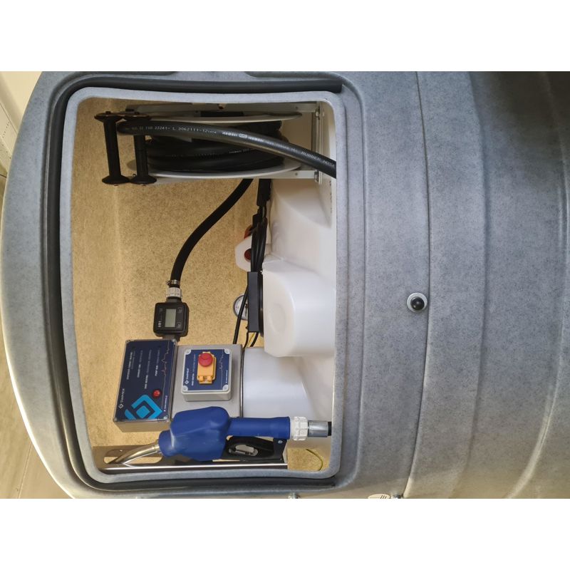 Doppelwandige 1500 Litern Lagertank für AdBlue® mit 230 Volt Pumpe mit Filter, Literzähler und Schlauchaufroller mit Teca Zeichen